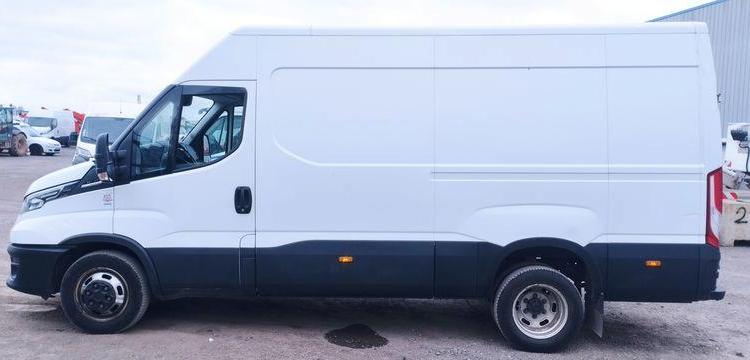 IVECO DAILY 6 FOURGON 35C14 2,3 D 16V HI MATIC 136 CV BOITE AUTO – DIESEL -263572 KMS BLANC FV-816-JG