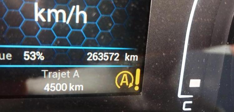 IVECO DAILY 6 FOURGON 35C14 2,3 D 16V HI MATIC 136 CV BOITE AUTO – DIESEL -263572 KMS BLANC FV-816-JG