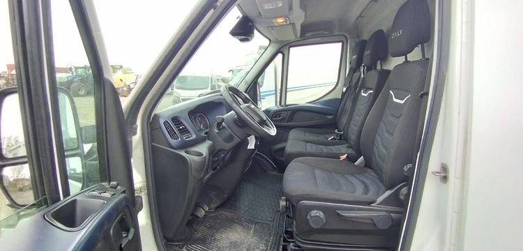 IVECO DAILY 6 FOURGON 35C14 2,3 D 16V HI MATIC 136 CV BOITE AUTO – DIESEL -263572 KMS BLANC FV-816-JG