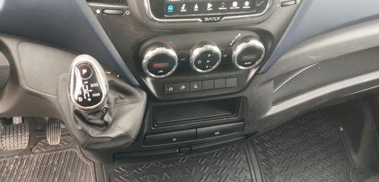 IVECO DAILY 6 FOURGON 35C14 2,3 D 16V HI MATIC 136 CV BOITE AUTO – DIESEL -263572 KMS BLANC FV-816-JG