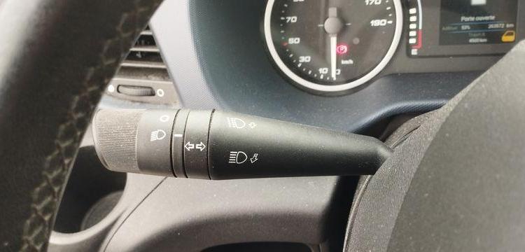 IVECO DAILY 6 FOURGON 35C14 2,3 D 16V HI MATIC 136 CV BOITE AUTO – DIESEL -263572 KMS BLANC FV-816-JG