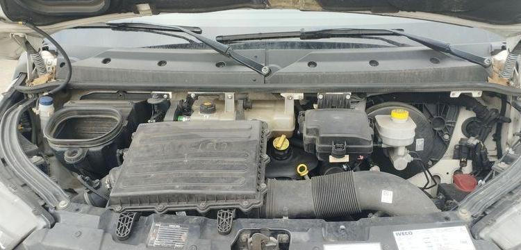 IVECO DAILY 6 FOURGON 35C14 2,3 D 16V HI MATIC 136 CV BOITE AUTO – DIESEL -263572 KMS BLANC FV-816-JG