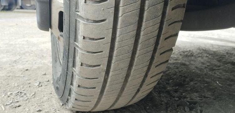 IVECO DAILY 6 FOURGON 35C14 2,3 D 16V HI MATIC 136 CV BOITE AUTO – DIESEL -263572 KMS BLANC FV-816-JG