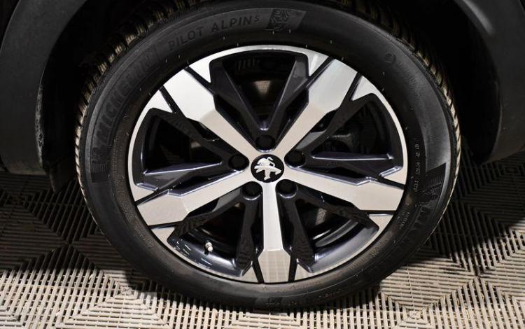 PEUGEOT 3008 GT 1.2 PURETECH 130 EAT8 S&S NOIR FX-491-HN
