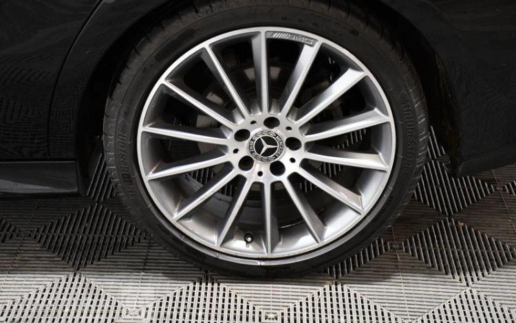MERCEDES CLASSE CLA 200D AMG LINE NOIR FY-359-PG