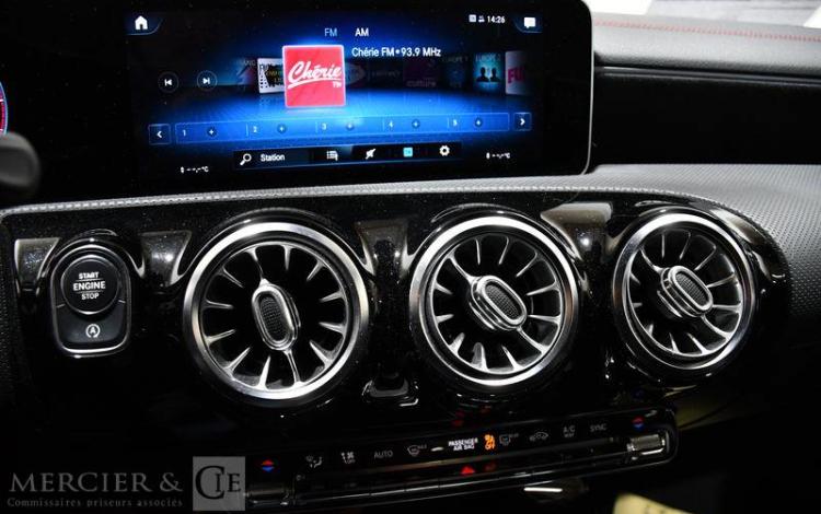 MERCEDES CLASSE CLA 200D AMG LINE NOIR FY-359-PG