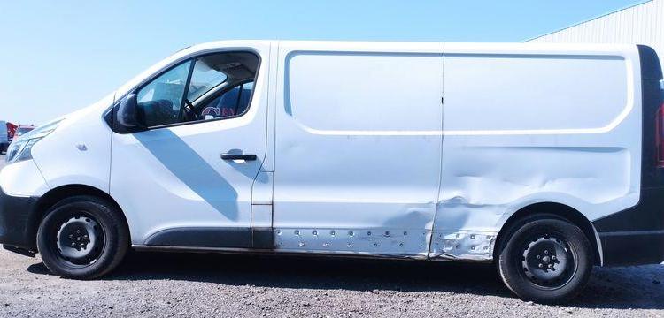 RENAULT TRAFIC 3 FOURGON PHASE 2 L2H1 1300 2,0 DCI 16V 120 CV – DIESEL – 371872 KMS BLANC FZ-911-SC