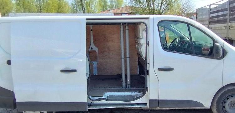 RENAULT TRAFIC 3 FOURGON PHASE 2 L2H1 1300 2,0 DCI 16V 120 CV – DIESEL – 371872 KMS BLANC FZ-911-SC