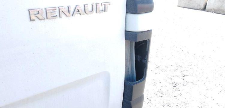 RENAULT TRAFIC 3 FOURGON PHASE 2 L2H1 1300 2,0 DCI 16V 120 CV – DIESEL – 371872 KMS BLANC FZ-911-SC