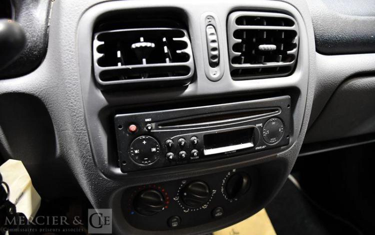 RENAULT CLIO II 1,2 60 RTE BLEU GA-095-MV