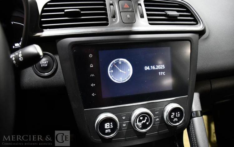 RENAULT KADJAR BUSINESS TCE 140 EDC GRIS GA-268-HL