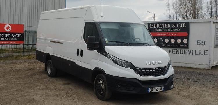 IVECO DAILY 6 FOURGON LONG 35S16 2,3 D HI MATIC 156 CV BOITE AUTO – DIESEL  224156 KMS BLANC GB-192-JV