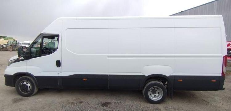 IVECO DAILY 6 FOURGON LONG 35S16 2,3 D HI MATIC 156 CV BOITE AUTO – DIESEL  224156 KMS BLANC GB-192-JV