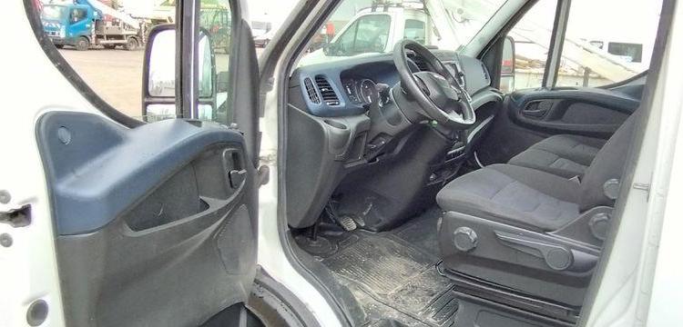 IVECO DAILY 6 FOURGON LONG 35S16 2,3 D HI MATIC 156 CV BOITE AUTO – DIESEL  224156 KMS BLANC GB-192-JV