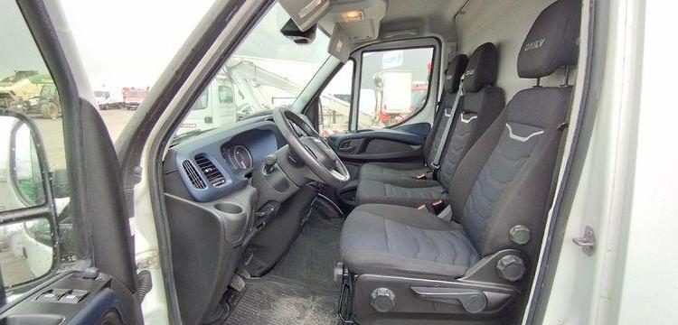 IVECO DAILY 6 FOURGON LONG 35S16 2,3 D HI MATIC 156 CV BOITE AUTO – DIESEL  224156 KMS BLANC GB-192-JV