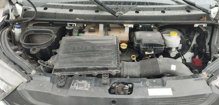 IVECO DAILY 6 FOURGON LONG 35S16 2,3 D HI MATIC 156 CV BOITE AUTO – DIESEL  224156 KMS BLANC GB-192-JV