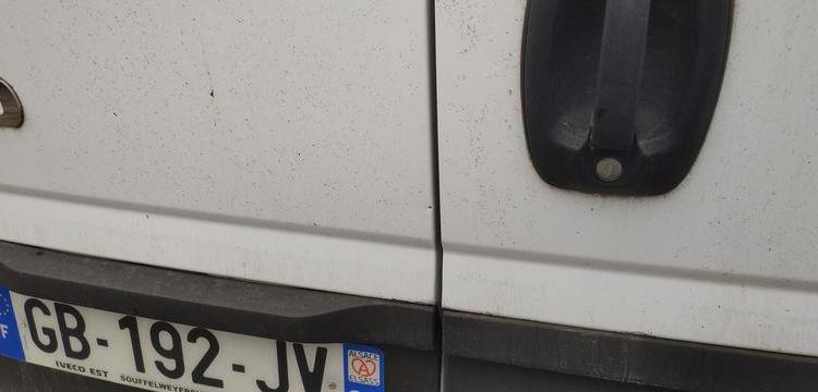 IVECO DAILY 6 FOURGON LONG 35S16 2,3 D HI MATIC 156 CV BOITE AUTO – DIESEL  224156 KMS BLANC GB-192-JV