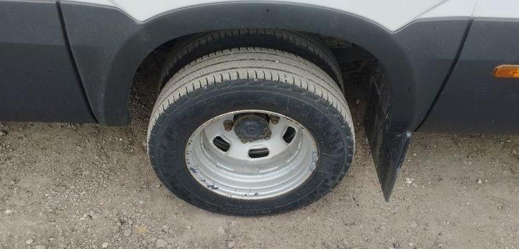 IVECO DAILY 6 FOURGON LONG 35S16 2,3 D HI MATIC 156 CV BOITE AUTO – DIESEL  224156 KMS BLANC GB-192-JV