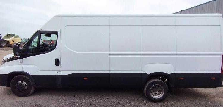 IVECO DAILY 6 FOURGON 35C16 2,3 D 16V 156 CV BOITE AUTO – DIESEL – 223208 KMS BLANC GC-110-FA