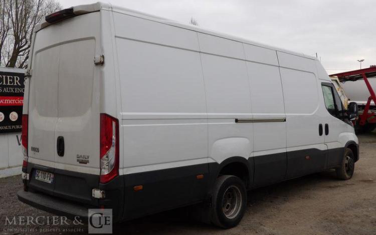 IVECO DAILY 6 FOURGON 35C16 2,3 D 16V 156 CV BOITE AUTO – DIESEL – 223208 KMS BLANC GC-110-FA
