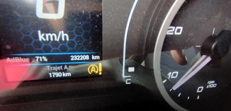 IVECO DAILY 6 FOURGON 35C16 2,3 D 16V 156 CV BOITE AUTO – DIESEL – 223208 KMS BLANC GC-110-FA