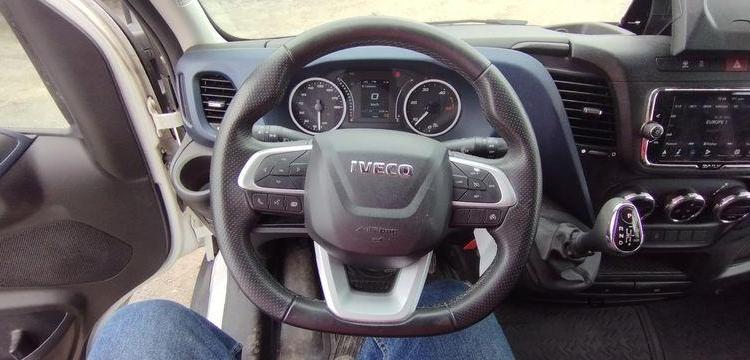IVECO DAILY 6 FOURGON 35C16 2,3 D 16V 156 CV BOITE AUTO – DIESEL – 223208 KMS BLANC GC-110-FA