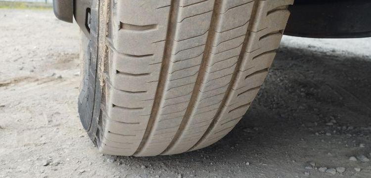IVECO DAILY 6 FOURGON 35C16 2,3 D 16V 156 CV BOITE AUTO – DIESEL – 223208 KMS BLANC GC-110-FA