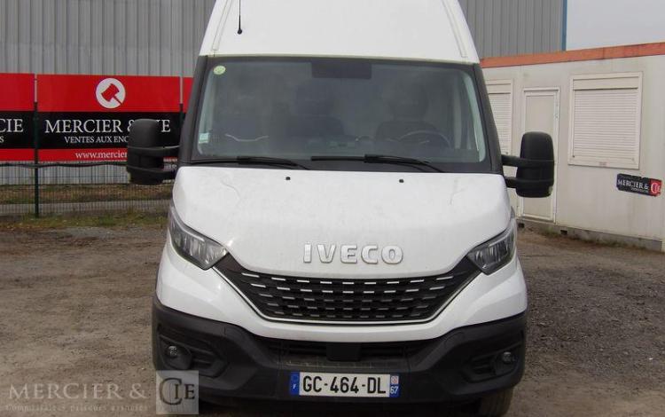 IVECO DAILY 6 FOURGON LONG 35S16 2,3D HI MATIC 156 CV BOITE AUTO – DIESEL – 199411 KMS BLANC GC-464-DL