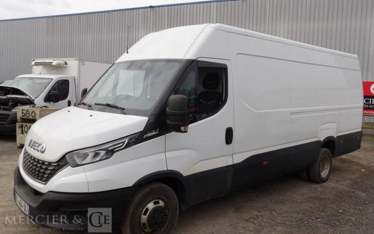IVECO DAILY 6 FOURGON LONG 35S16 2,3D HI MATIC 156 CV BOITE AUTO – DIESEL – 199411 KMS BLANC GC-464-DL