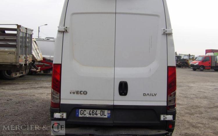 IVECO DAILY 6 FOURGON LONG 35S16 2,3D HI MATIC 156 CV BOITE AUTO – DIESEL – 199411 KMS BLANC GC-464-DL