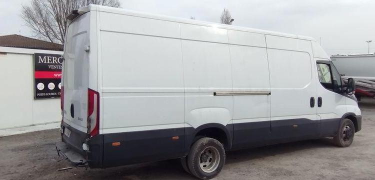 IVECO DAILY 6 FOURGON LONG 35S16 2,3D HI MATIC 156 CV BOITE AUTO – DIESEL – 199411 KMS BLANC GC-464-DL
