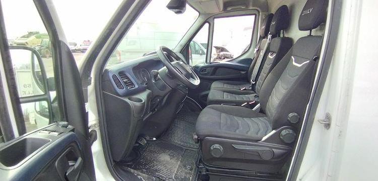 IVECO DAILY 6 FOURGON LONG 35S16 2,3D HI MATIC 156 CV BOITE AUTO – DIESEL – 199411 KMS BLANC GC-464-DL