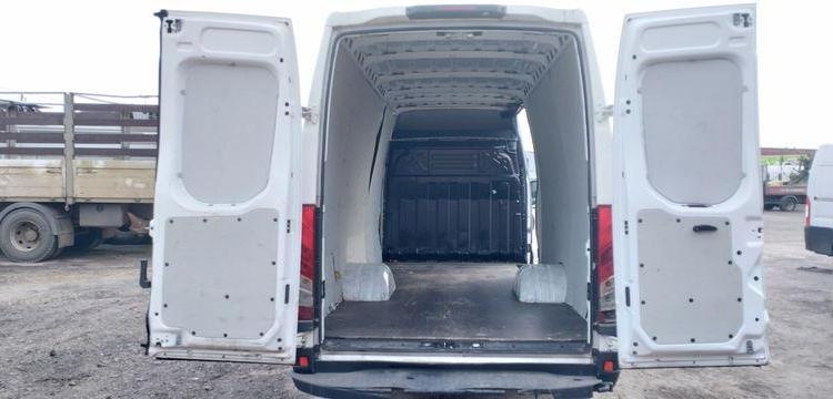 IVECO DAILY 6 FOURGON LONG 35S16 2,3D HI MATIC 156 CV BOITE AUTO – DIESEL – 199411 KMS BLANC GC-464-DL
