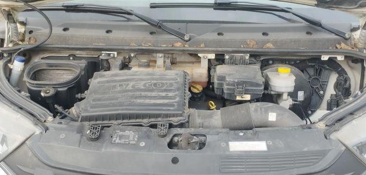 IVECO DAILY 6 FOURGON LONG 35S16 2,3D HI MATIC 156 CV BOITE AUTO – DIESEL – 199411 KMS BLANC GC-464-DL