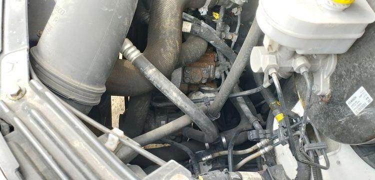 IVECO DAILY 6 FOURGON LONG 35S16 2,3D HI MATIC 156 CV BOITE AUTO – DIESEL – 199411 KMS BLANC GC-464-DL