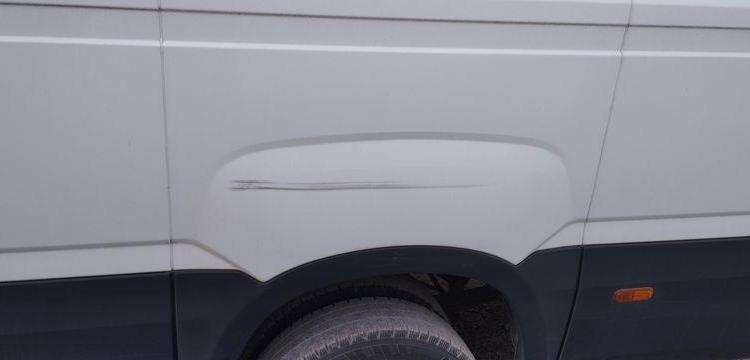 IVECO DAILY 6 FOURGON LONG 35S16 2,3D HI MATIC 156 CV BOITE AUTO – DIESEL – 199411 KMS BLANC GC-464-DL