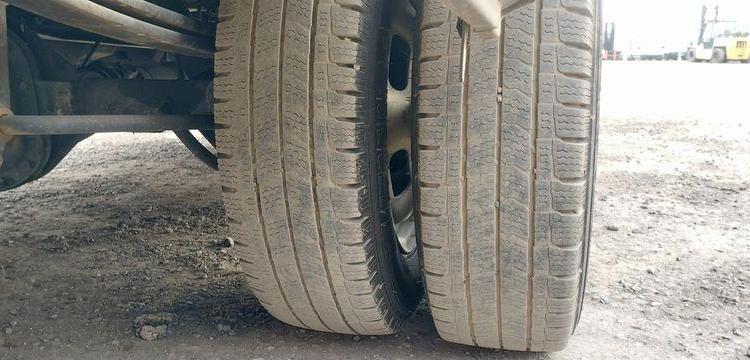 IVECO DAILY 6 FOURGON LONG 35S16 2,3D HI MATIC 156 CV BOITE AUTO – DIESEL – 199411 KMS BLANC GC-464-DL