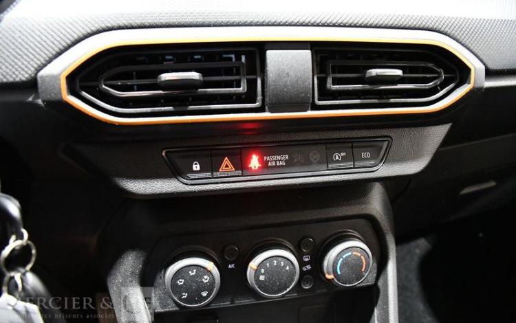 DACIA SANDERO STEPWAY ESSENTIEL ECO-G 100 GRIS GD-749-DV