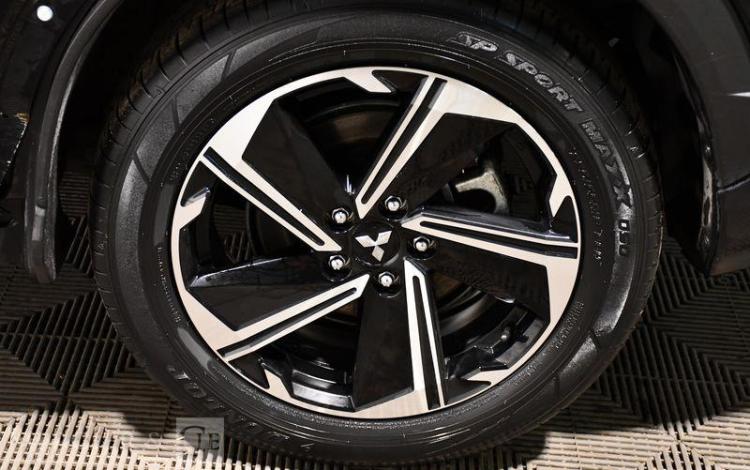 MITSUBISHI ECLIPSE CROSS INTENS STYLE NOIR GF-483-YY