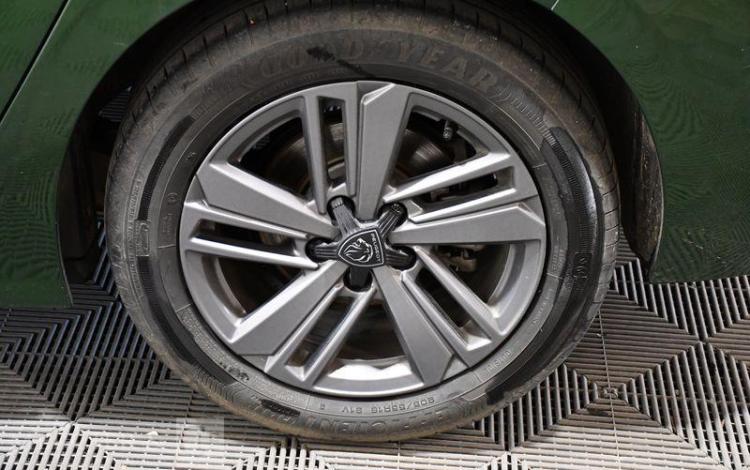 PEUGEOT 308 ACTIVE PACK PURETECH EAT 8 VERT GG-626-YL