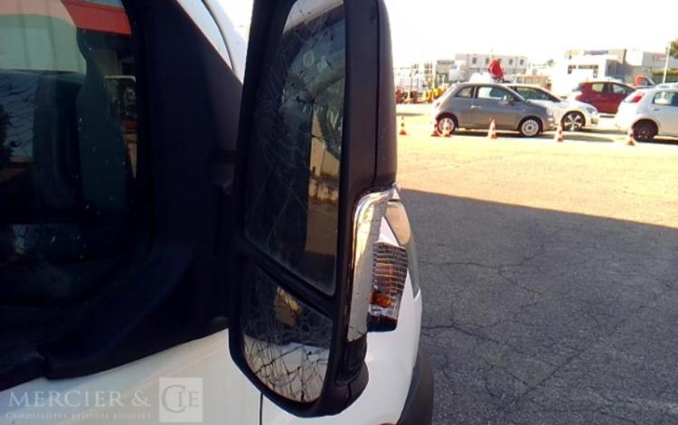FORD E-TRANSIT FOURGON TREND BUSINESS 136CV BLANC GJ-392-DZ