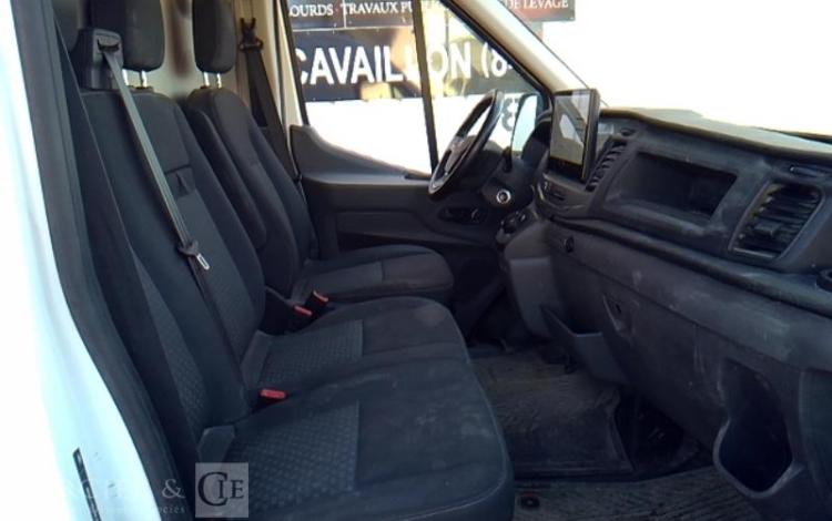 FORD E-TRANSIT FOURGON TREND BUSINESS 136CV BLANC GJ-392-DZ