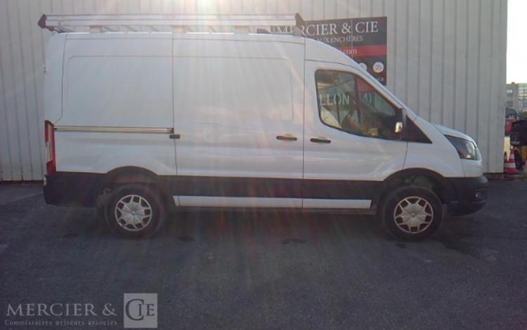 FORD E-TRANSIT FOURGON TREND BUSINESS 136CV BLANC GJ-392-DZ