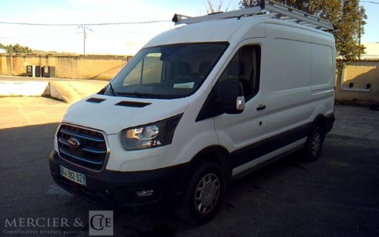 FORD E-TRANSIT FOURGON TREND BUSINESS 136CV BLANC GJ-392-DZ