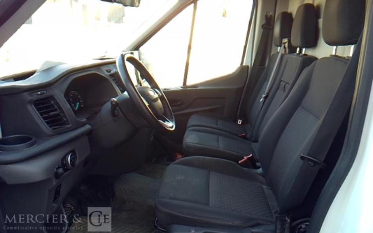 FORD E-TRANSIT FOURGON TREND BUSINESS 136CV BLANC GJ-392-DZ