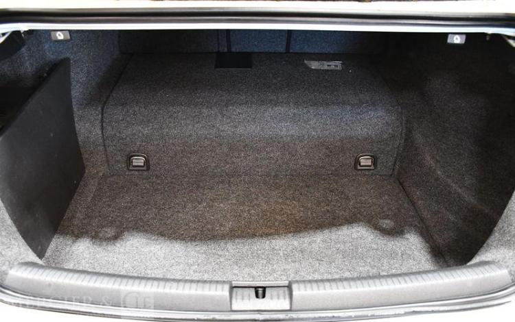 VOLKSWAGEN JETTA 1,4 TSI 170 CH  HYBRIDE DSG BLANC GJ-701-MS