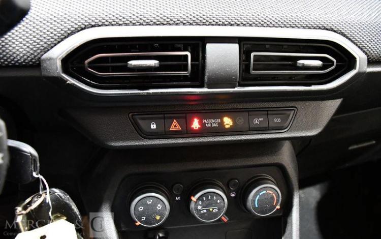 DACIA SANDERO CONFORT TCE 90 GRIS GJ-869-QK