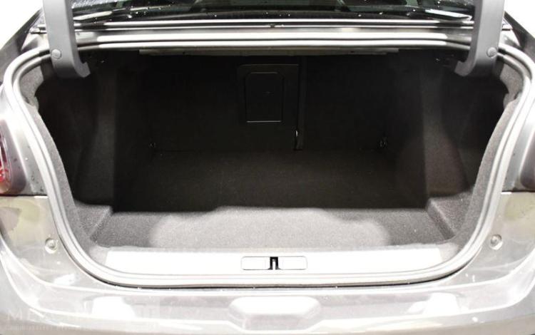 CITROEN C4 X 1,2 PURE TECH 130 SHINE S&S GRIS GM-863-KY
