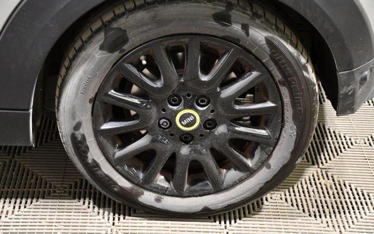 MINI MINI 185 102PPM 28.9KWH COOPER SE BVA GRIS GN-960-WL