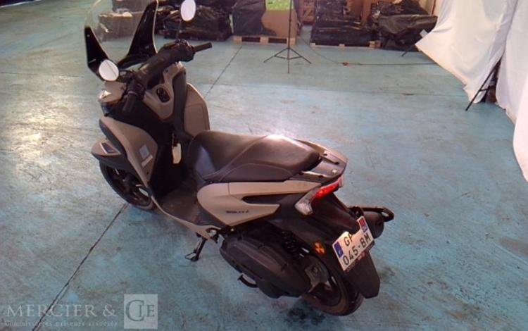 YAMAHA TRICITY 125 GRIS GP-045-BM